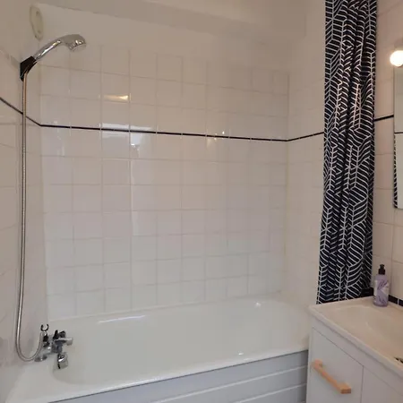 Les Triangles De La Baronnie Apartment *